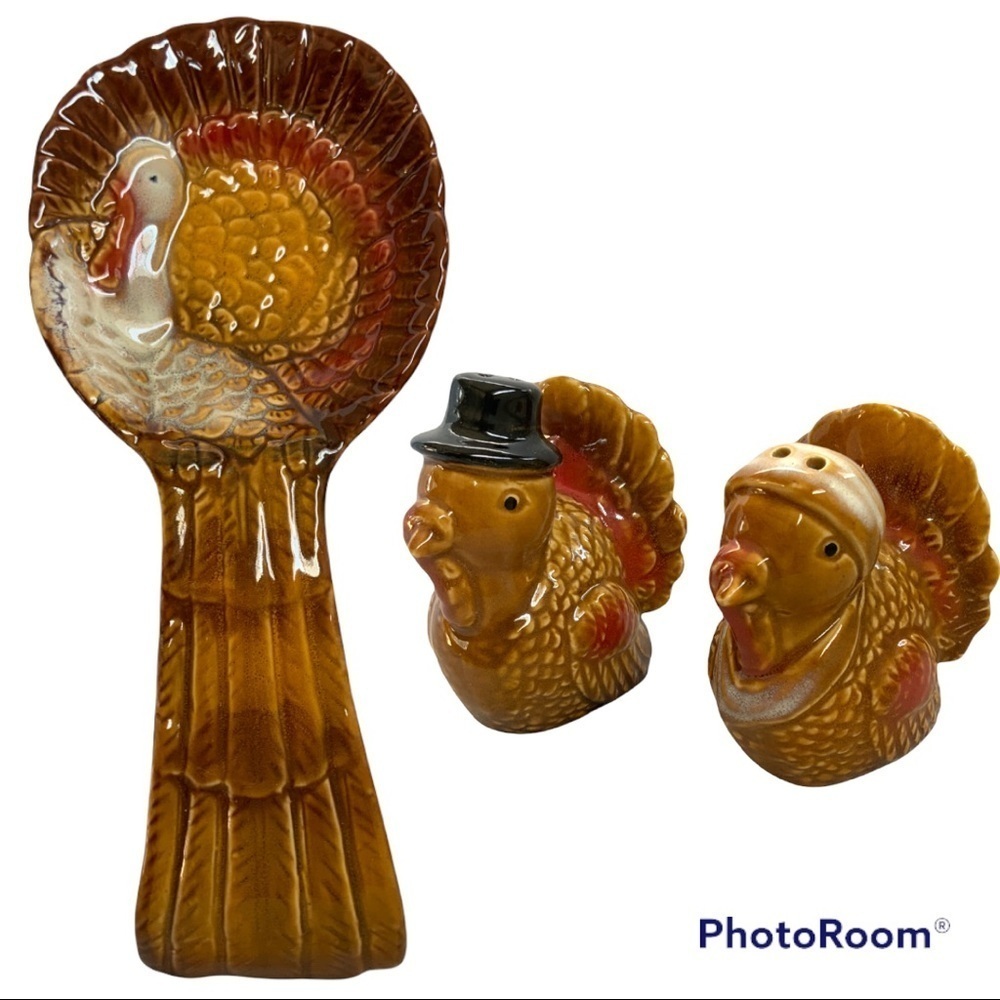 Thanksgiving Kitchen Ceramic Set Spoon Rest Salt Pepper Shakers 3 PC